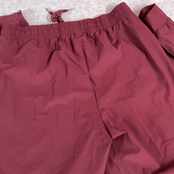 NWT Old Navy women’s high rise sleek tech go dry Burgundy Jogger large tall - Picture 7 of 7